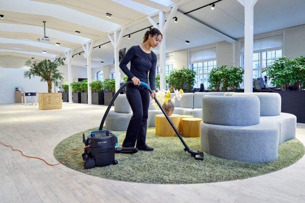 Checklist vệ sinh khách sạn mùa cao điểm – Bạn đã đủ thiết bị chưa?