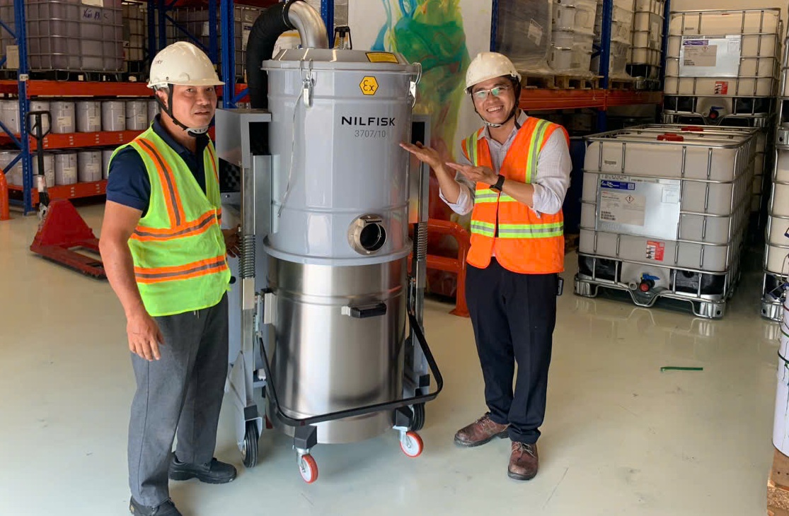 Pan Trading JSC bàn giao và lắp đặt máy hút bụi công nghiệp Nilfisk 3707 cho nhà máy TetraPak