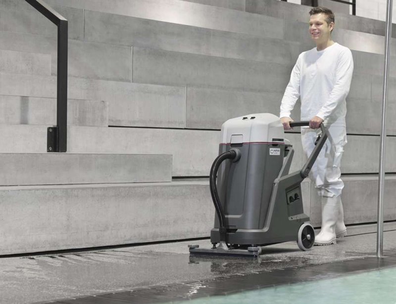 Ứng dụng thực tế của máy hút bụi Nilfisk VL500 trong kho – xưởng – khách sạn